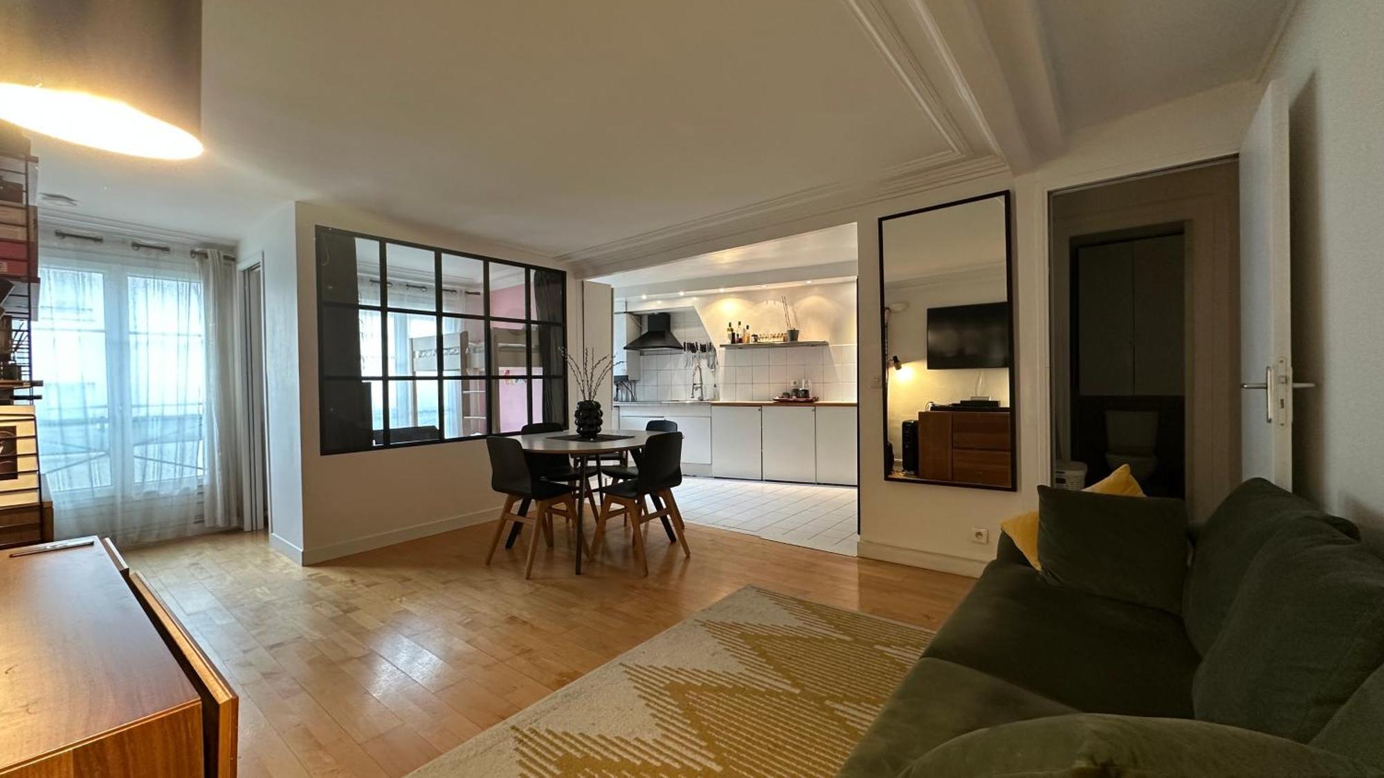 Apartment Place De La Madeleine - Classique Paris